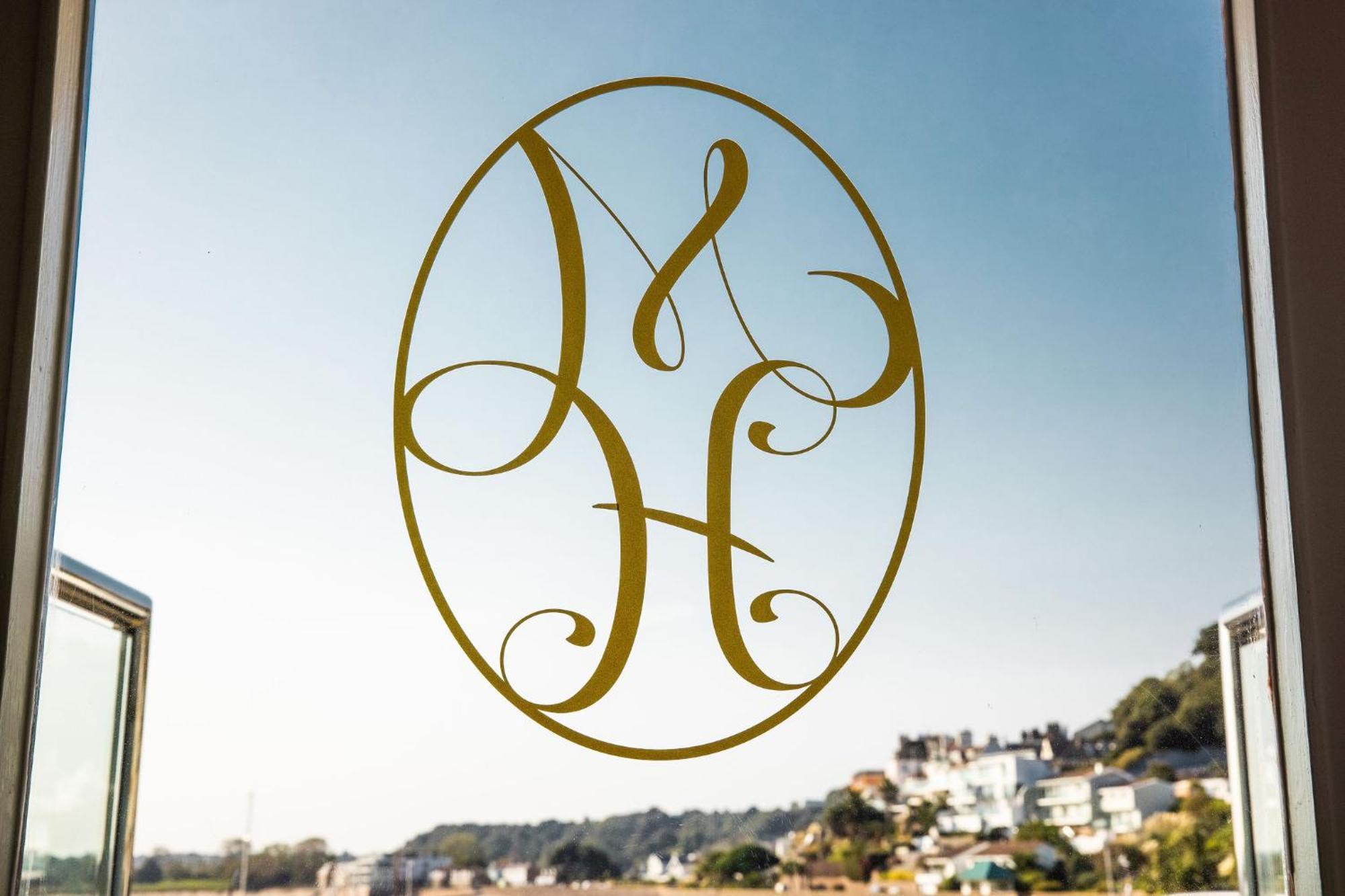 The Moorings Hotel & Restaurant غوري المظهر الخارجي الصورة