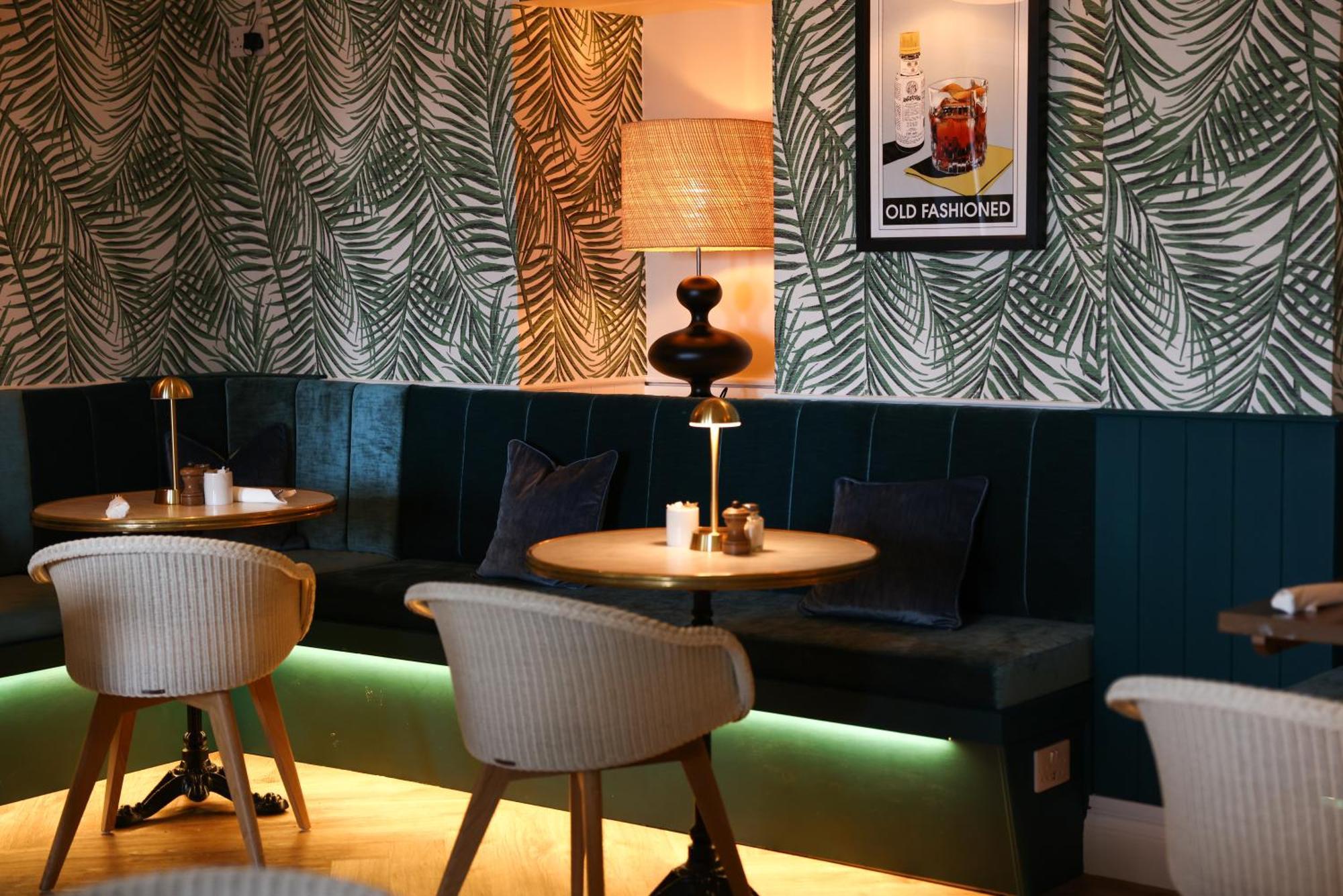 The Moorings Hotel & Restaurant غوري المظهر الخارجي الصورة