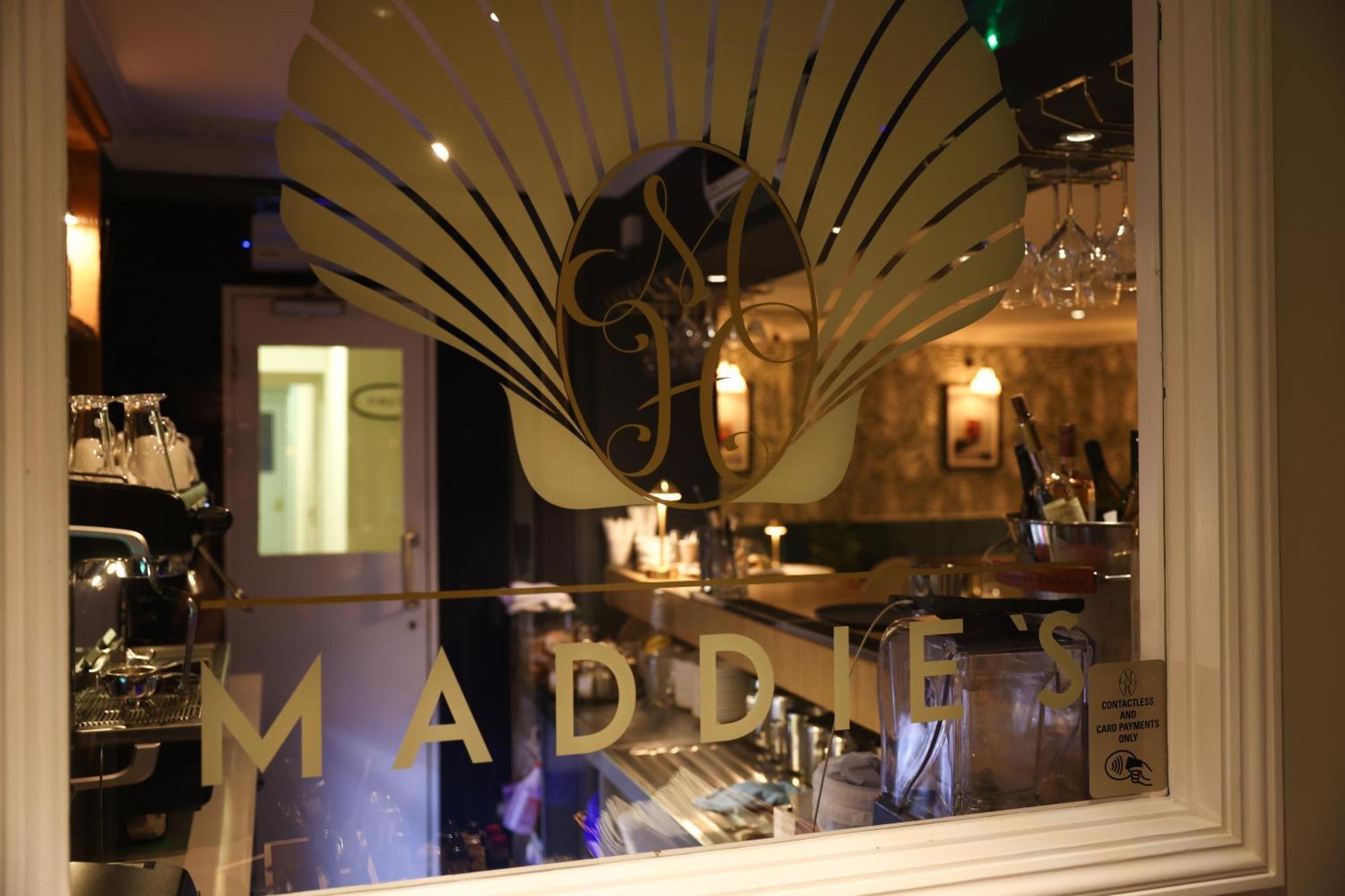 The Moorings Hotel & Restaurant غوري المظهر الخارجي الصورة
