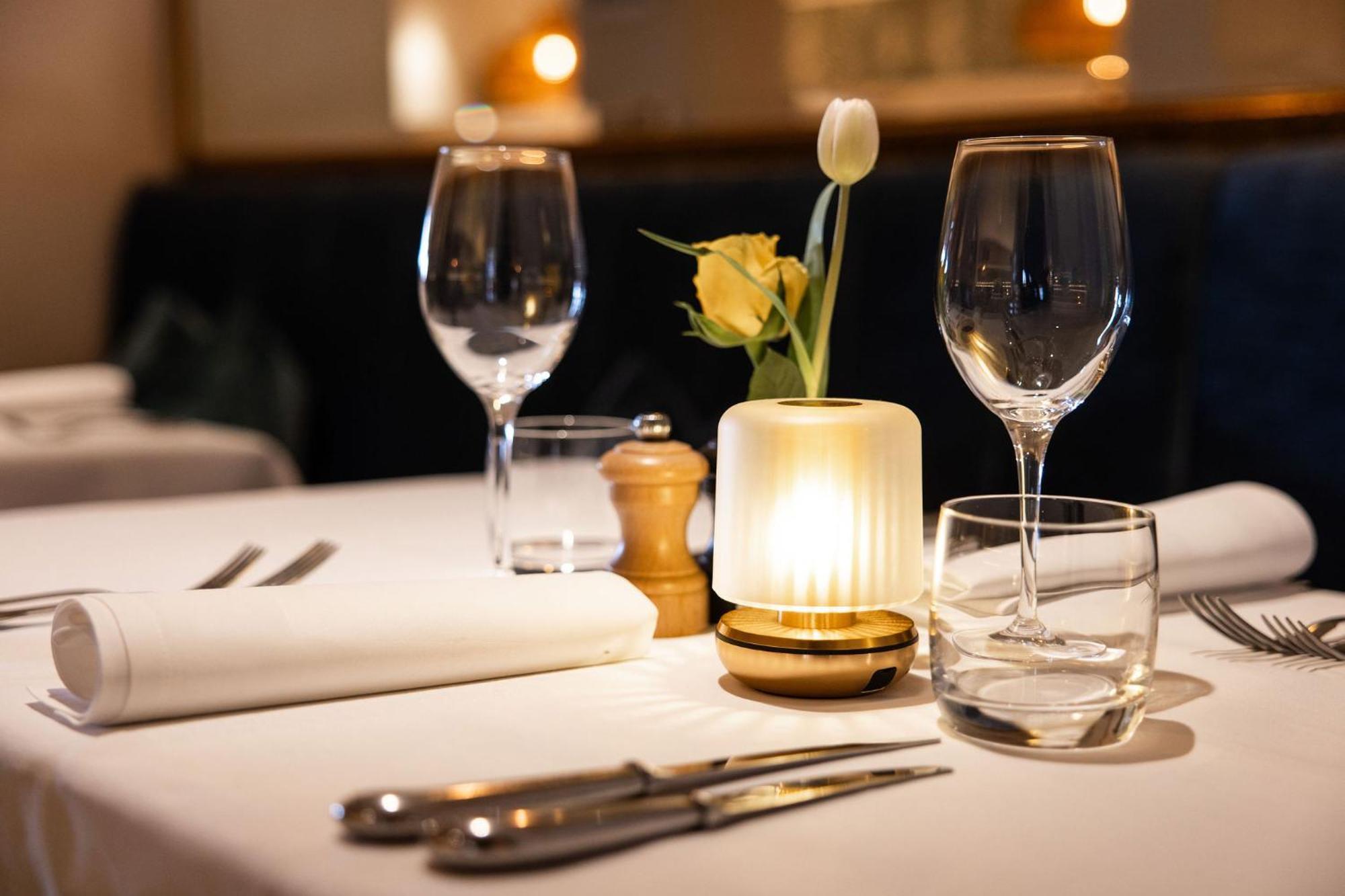 The Moorings Hotel & Restaurant غوري المظهر الخارجي الصورة