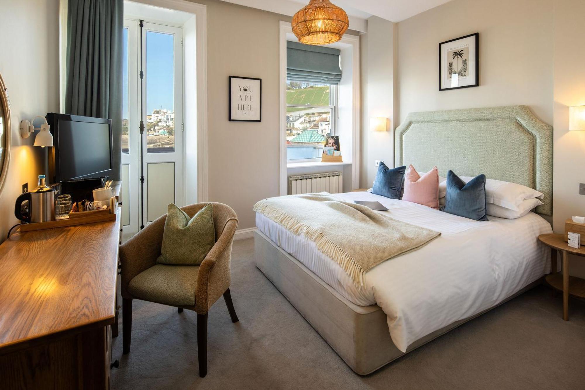 The Moorings Hotel & Restaurant غوري المظهر الخارجي الصورة